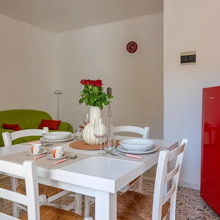 Апартаменты Venerdi House *