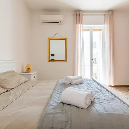 Venerdi House Апартаменты Альгеро